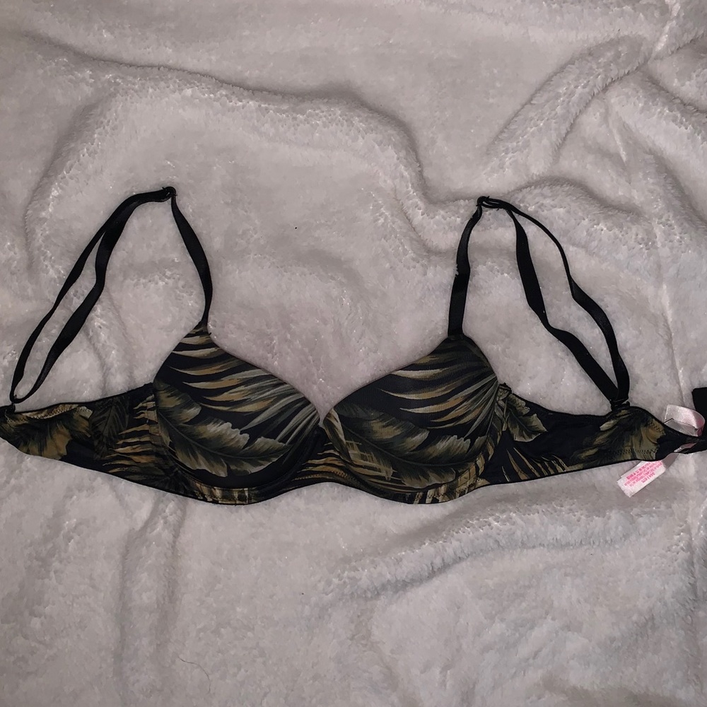 Sexy Victoria's Secret padded bra - Picture 4 of 5